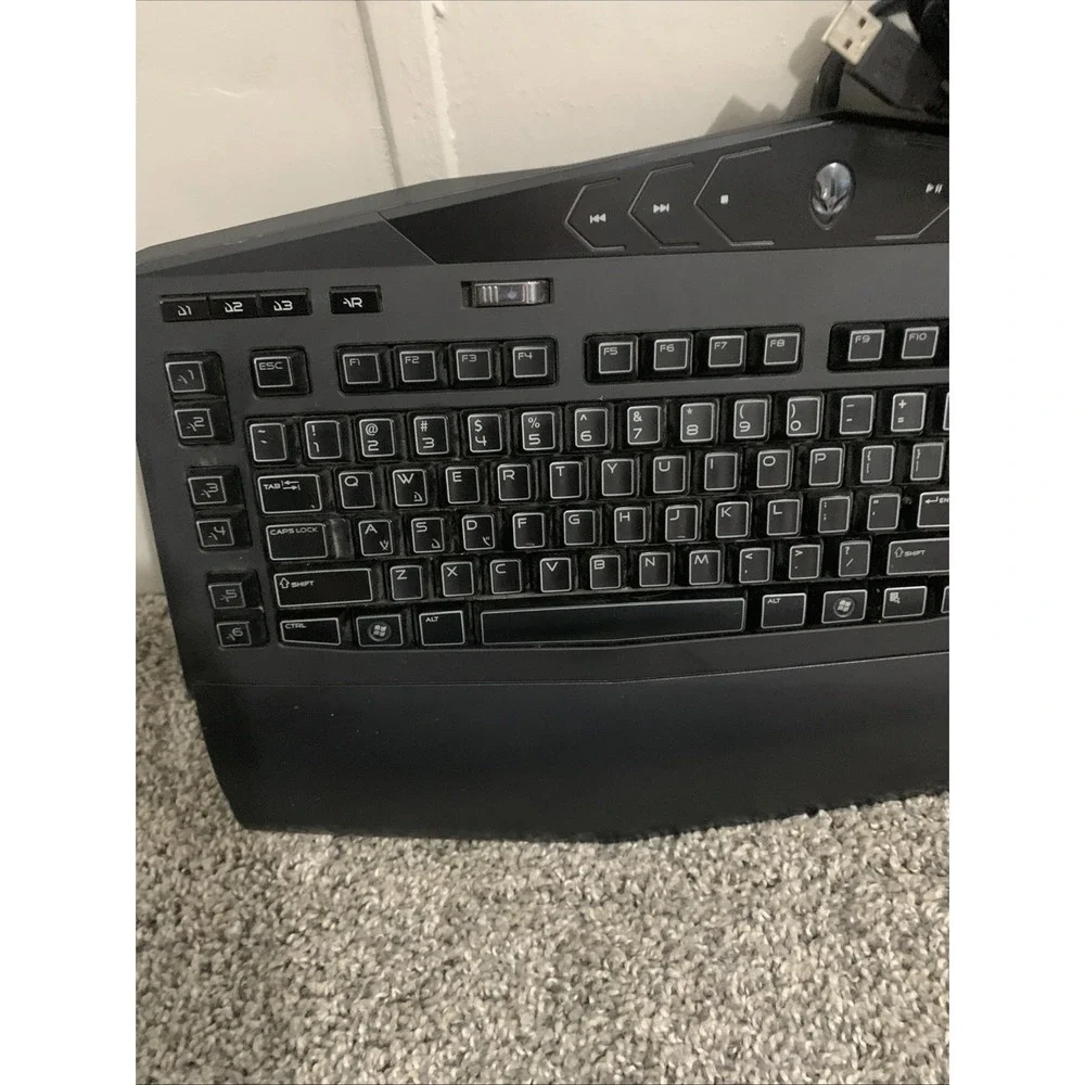 Dell Alienware KG900 TactX Gaming Illuminated Keyboard Y-U0008-O Wired Tested VG